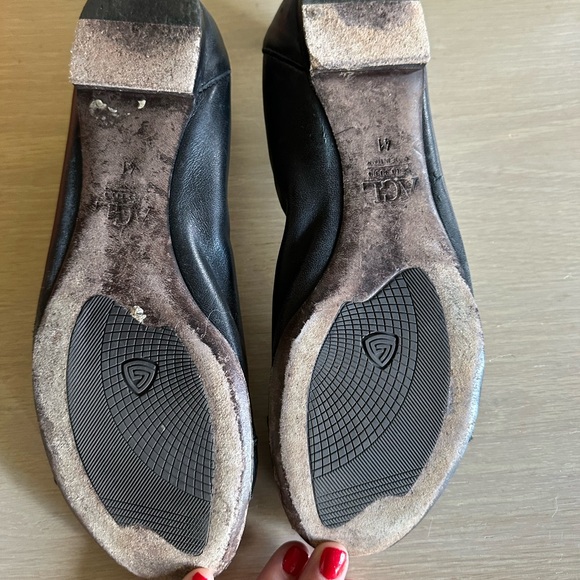 AGL black flats. Size 41 but I always wear a 10 in shoes. - Picture 3 of 4